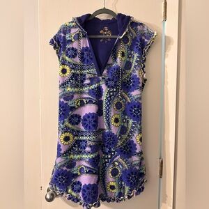Betsy Johnson Cover Up! Size L, wear over your swimsuit. Has hood and pockets